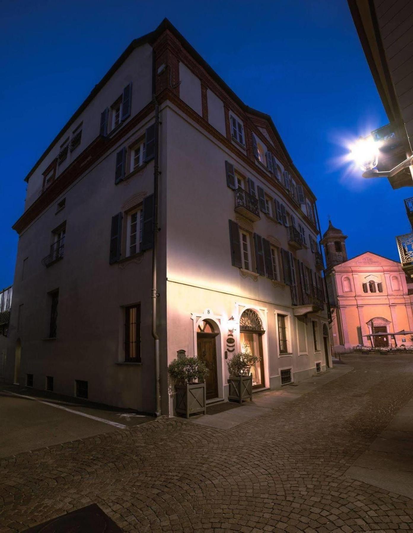 Palazzo Finati Bed & Breakfast Alba  Exterior photo