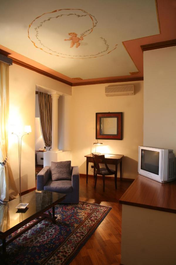 Palazzo Finati Bed & Breakfast Alba  Room photo